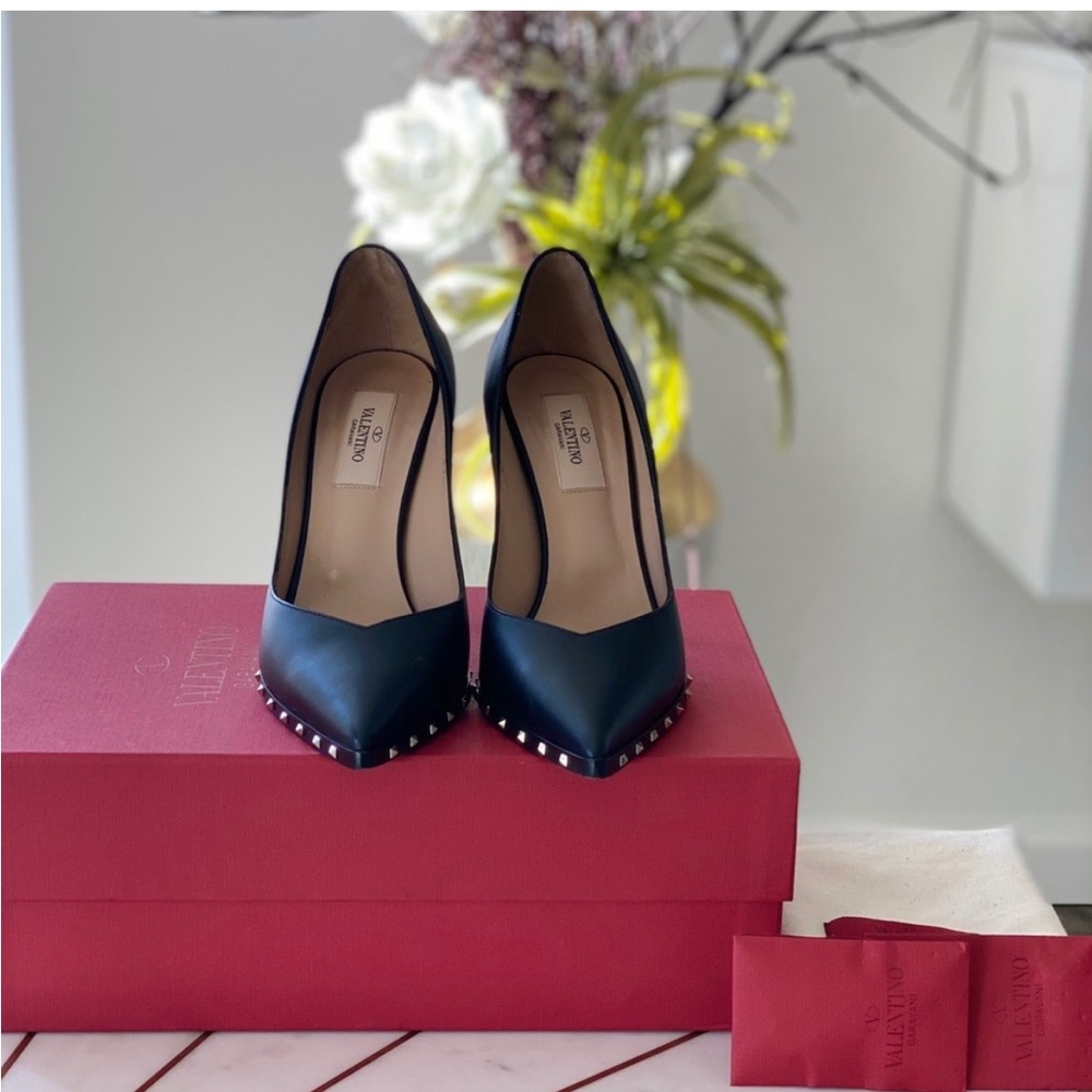 Valentino Rock-stud Soul Leather Pointy Toe classy Pumps